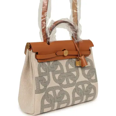 HERMÈS Hermes Herbag Zip PM 31 "Circuit 24" Naturel, Ecru-Gris Meyer Toile H Plume Canvas, Naturel Hunter Gold Hardware | Thumbnail 2 HERMÈS Hermes Herbag Zip PM 31 "Circuit 24" Naturel, Ecru-Gris Meyer Toile H Plume Canvas, Naturel Hunter Gold Hardware | Thumbnail 2