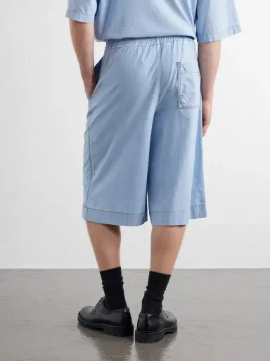 AMI PARIS Straight-Leg Logo-Embroidred Cotton-Chambray Shorts - Men | Thumbnail 4 AMI PARIS Straight-Leg Logo-Embroidred Cotton-Chambray Shorts - Men | Thumbnail 4