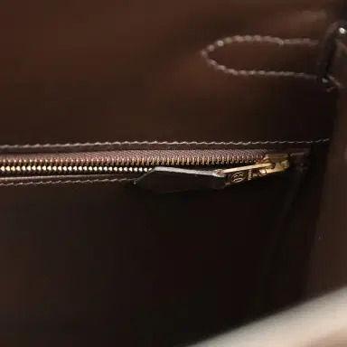 HERMÈS Vintage Hermes Kelly Sellier 35 Chocolat Box Calfskin Gold Hardware | Thumbnail 9 HERMÈS Vintage Hermes Kelly Sellier 35 Chocolat Box Calfskin Gold Hardware | Thumbnail 9