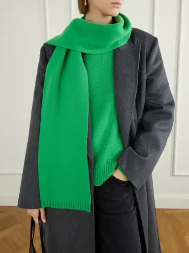 Lisa Yang Frederica Cashmere Scarf | Thumbnail 3 Lisa Yang Frederica Cashmere Scarf | Thumbnail 3