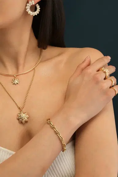 Sorellina Diamond Flower Bloom Pendant | Thumbnail 4 Sorellina Diamond Flower Bloom Pendant | Thumbnail 4