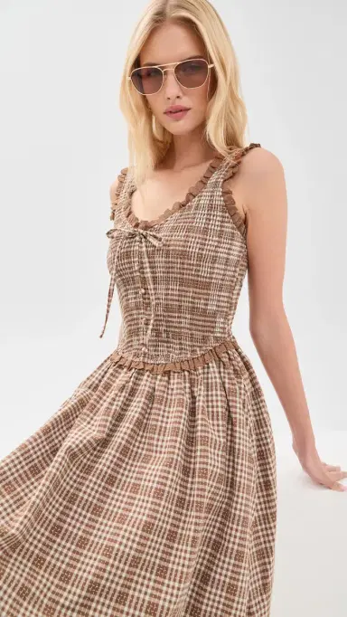Moon River Smocked Lace Insert Midi Dress | Thumbnail 5 Moon River Smocked Lace Insert Midi Dress | Thumbnail 5