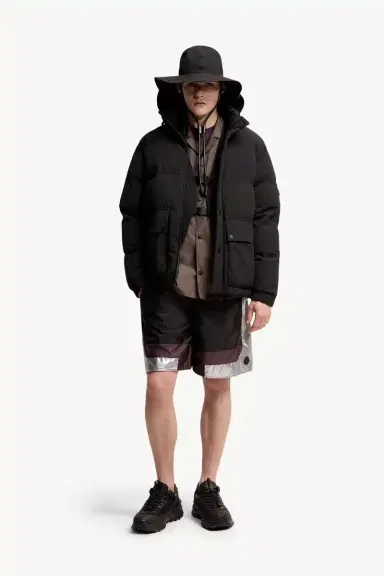 Moncler Geometric Pattern Shorts | Thumbnail 3 Moncler Geometric Pattern Shorts | Thumbnail 3
