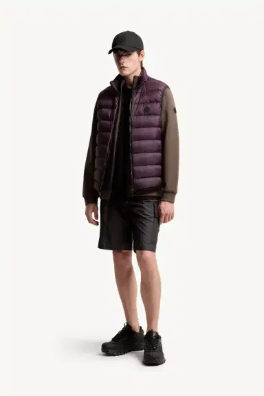 Moncler Cargo Shorts | Thumbnail 3 Moncler Cargo Shorts | Thumbnail 3
