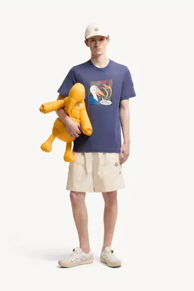 Moncler Space Monduck Cotton T-shirt | Thumbnail 3 Moncler Space Monduck Cotton T-shirt | Thumbnail 3