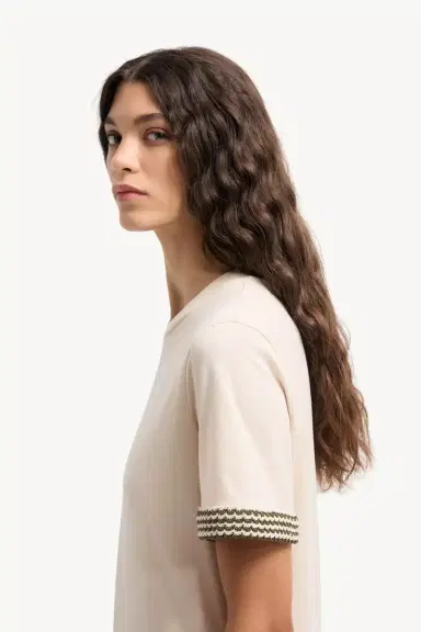 Moncler Crochet-trimmed Cotton Logo T-shirt | Thumbnail 4 Moncler Crochet-trimmed Cotton Logo T-shirt | Thumbnail 4