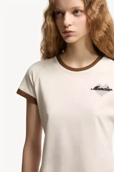 Moncler Heart Logo Cotton T-shirt | Thumbnail 7 Moncler Heart Logo Cotton T-shirt | Thumbnail 7