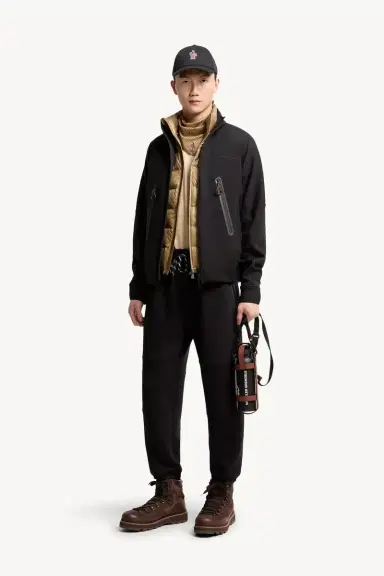Moncler Grenoble Logo Sweatpants | Thumbnail 3 Moncler Grenoble Logo Sweatpants | Thumbnail 3