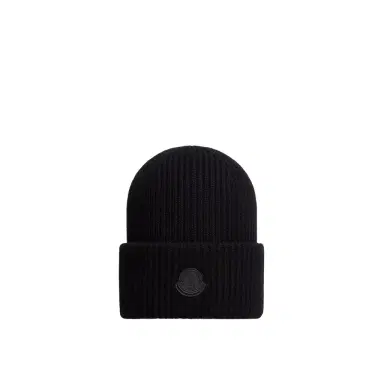 Moncler Leather Logo Cashmere Beanie | Thumbnail 1 Moncler Leather Logo Cashmere Beanie | Thumbnail 1