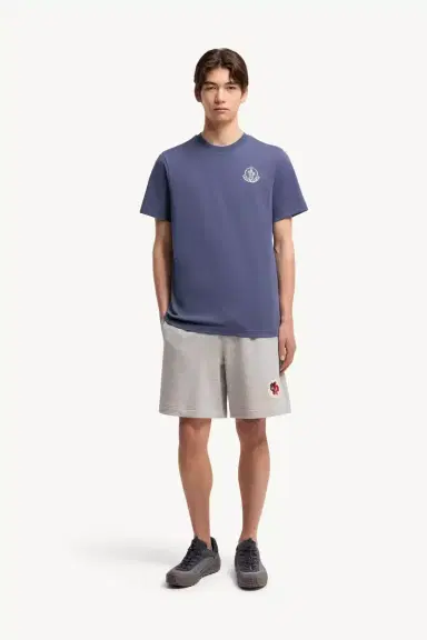 Moncler Cotton Jersey Logo Patch T-shirt | Thumbnail 3 Moncler Cotton Jersey Logo Patch T-shirt | Thumbnail 3