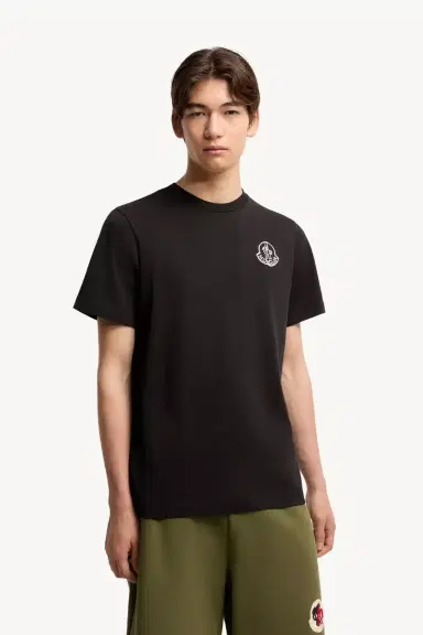 Moncler Cotton Jersey Logo Patch T-shirt | Thumbnail 4 Moncler Cotton Jersey Logo Patch T-shirt | Thumbnail 4