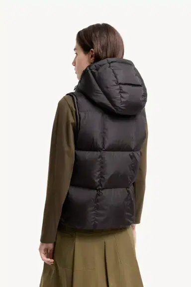 Moncler Macareux Down Vest | Thumbnail 6 Moncler Macareux Down Vest | Thumbnail 6