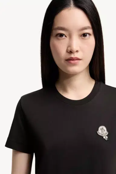 Moncler Logo Patch Cotton T-shirt | Thumbnail 7 Moncler Logo Patch Cotton T-shirt | Thumbnail 7