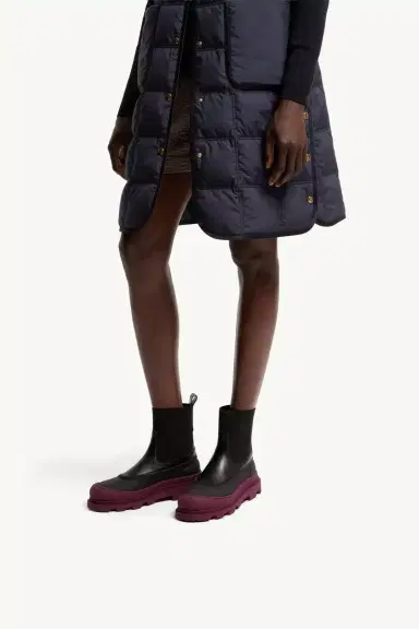 Moncler Vera Edge Leather Ankle Boots | Thumbnail 3 Moncler Vera Edge Leather Ankle Boots | Thumbnail 3