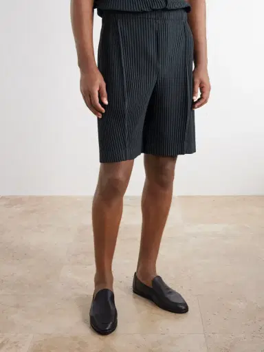 Homme Plissé Issey Miyake August Straight-Leg Pleated Shorts - Men | Thumbnail 3 Homme Plissé Issey Miyake August Straight-Leg Pleated Shorts - Men | Thumbnail 3