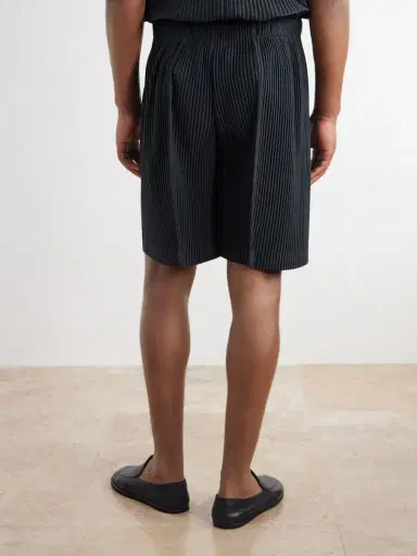 Homme Plissé Issey Miyake August Straight-Leg Pleated Shorts - Men | Thumbnail 4 Homme Plissé Issey Miyake August Straight-Leg Pleated Shorts - Men | Thumbnail 4