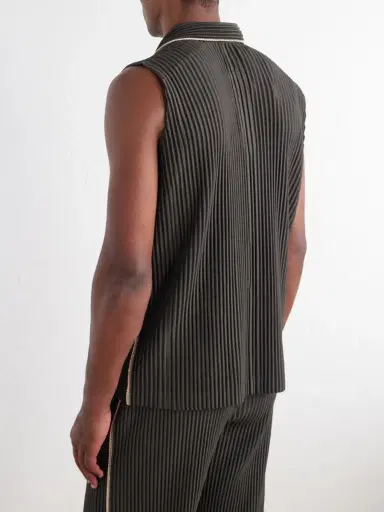 Homme Plissé Issey Miyake Embroidered Pleated Polo Shirt - Men | Thumbnail 4 Homme Plissé Issey Miyake Embroidered Pleated Polo Shirt - Men | Thumbnail 4