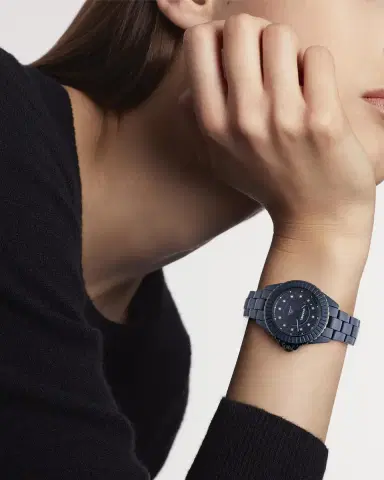 Chanel J12 BLEU WATCH CALIBER 12.2, 33 MM | Thumbnail 4 Chanel J12 BLEU WATCH CALIBER 12.2, 33 MM | Thumbnail 4