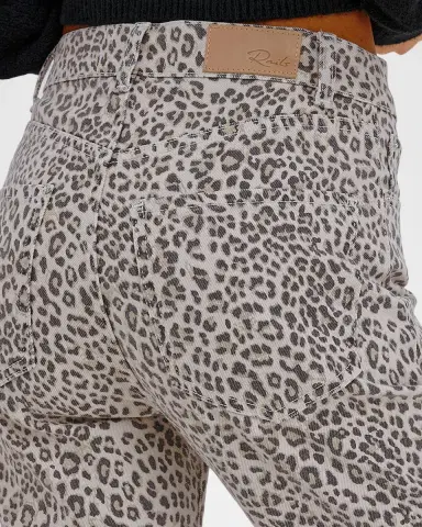 RAILS Topanga Cheetah-Print Straight-Leg Jeans | Thumbnail 6 RAILS Topanga Cheetah-Print Straight-Leg Jeans | Thumbnail 6