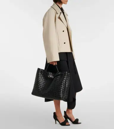 Bottega Veneta Andiamo Large leather tote bag | Thumbnail 8 Bottega Veneta Andiamo Large leather tote bag | Thumbnail 8