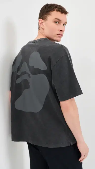 Off-White Swimming Face Skate Tee | Thumbnail 2 Off-White Swimming Face Skate Tee | Thumbnail 2