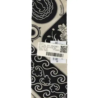 HERMÈS Hermes "Festival Des Amazones" Grege, Black, Blanc Silk | Thumbnail 4 HERMÈS Hermes "Festival Des Amazones" Grege, Black, Blanc Silk | Thumbnail 4