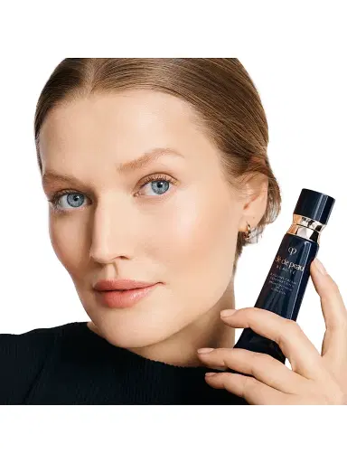 CLÉ DE PEAU BEAUTÉ Women's Radiant Cream Foundation SPF 25 | Thumbnail 8 CLÉ DE PEAU BEAUTÉ Women's Radiant Cream Foundation SPF 25 | Thumbnail 8