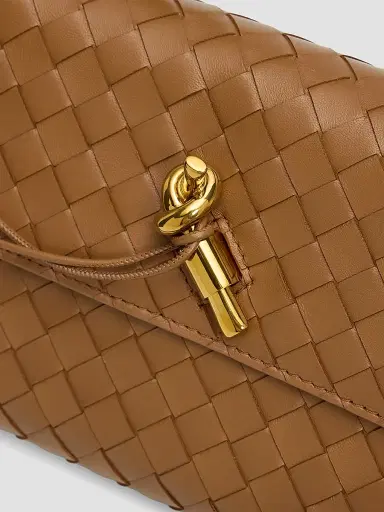 Bottega Veneta Women's Andiamo Leather Clutch | Thumbnail 5 Bottega Veneta Women's Andiamo Leather Clutch | Thumbnail 5