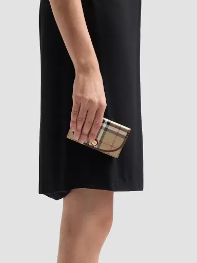 Burberry Women's Flap Card Case Keyring | Thumbnail 2 Burberry Women's Flap Card Case Keyring | Thumbnail 2
