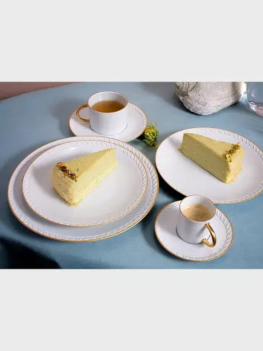 L'Objet Neptune Porcelain & 24K-Gold Dinner Plate | Thumbnail 2 L'Objet Neptune Porcelain & 24K-Gold Dinner Plate | Thumbnail 2