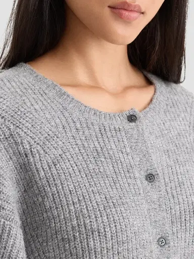 GOOD AMERICAN Women's The Chunky Knit Crop Cardigan | Thumbnail 5 GOOD AMERICAN Women's The Chunky Knit Crop Cardigan | Thumbnail 5