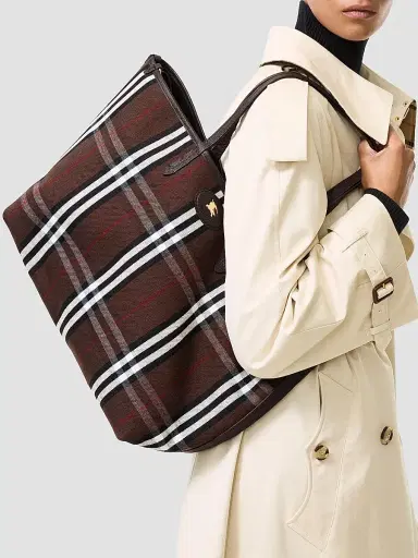 Burberry Women's Medium Reversible Bloomsbury Tote | Thumbnail 2 Burberry Women's Medium Reversible Bloomsbury Tote | Thumbnail 2