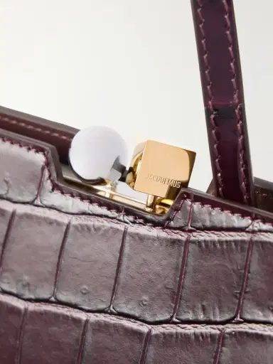 Jacquemus Le Salon Crocodile-effect Leather Tote | Thumbnail 5 Jacquemus Le Salon Crocodile-effect Leather Tote | Thumbnail 5