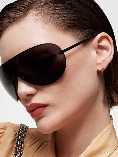 Gucci Women's Interlocking 18K Yellow Gold Hoop Earrings | Thumbnail 2 Gucci Women's Interlocking 18K Yellow Gold Hoop Earrings | Thumbnail 2