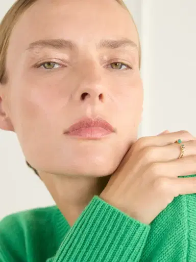 David Yurman Micro Cablespira® Flex 18-karat Gold Emerald Ring | Thumbnail 2 David Yurman Micro Cablespira® Flex 18-karat Gold Emerald Ring | Thumbnail 2