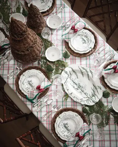 Juliska Country Estate Winter Frolic Charger Evergreen | Thumbnail 5 Juliska Country Estate Winter Frolic Charger Evergreen | Thumbnail 5