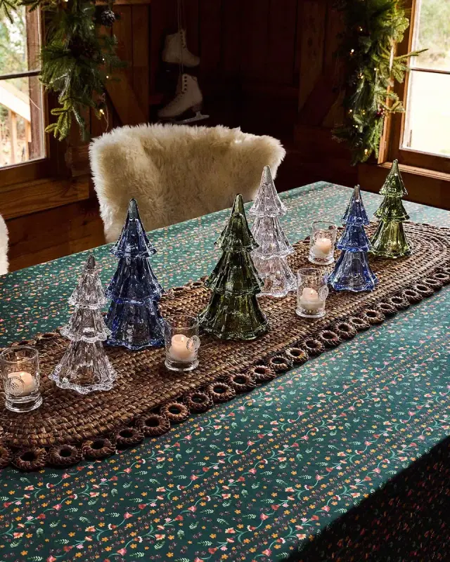 Klara Tablecloth, 60" x 120" Klara Tablecloth, 60" x 120"