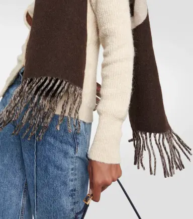 Jacquemus Écharpe logo virgin wool scarf | Thumbnail 2 Jacquemus Écharpe logo virgin wool scarf | Thumbnail 2