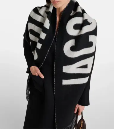 Jacquemus Jacquard logo virgin wool scarf | Thumbnail 4 Jacquemus Jacquard logo virgin wool scarf | Thumbnail 4