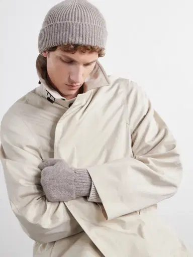Johnstons of Elgin Ribbed Gloves and Beanie Cashmere Set - Men | Thumbnail 2 Johnstons of Elgin Ribbed Gloves and Beanie Cashmere Set - Men | Thumbnail 2
