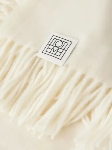 TOTEME Tasseled Cashmere Scarf | Thumbnail 4 TOTEME Tasseled Cashmere Scarf | Thumbnail 4