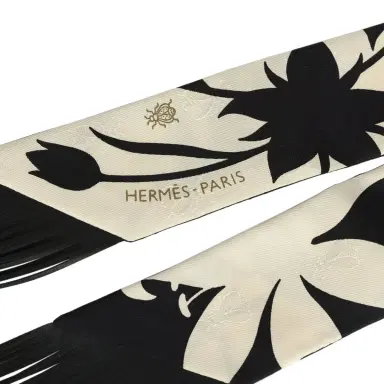 HERMÈS Hermes "Bouquet Final" Cream and Black Fringe Silk | Thumbnail 3 HERMÈS Hermes "Bouquet Final" Cream and Black Fringe Silk | Thumbnail 3