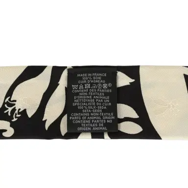 HERMÈS Hermes "Bouquet Final" Cream and Black Fringe Silk | Thumbnail 4 HERMÈS Hermes "Bouquet Final" Cream and Black Fringe Silk | Thumbnail 4