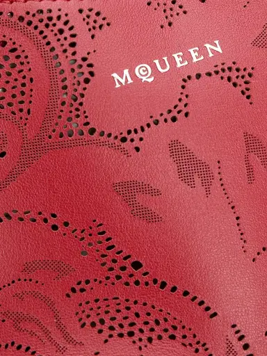Alexander McQueen Women's Mana Laser-Cut Leather Clutch | Thumbnail 4 Alexander McQueen Women's Mana Laser-Cut Leather Clutch | Thumbnail 4