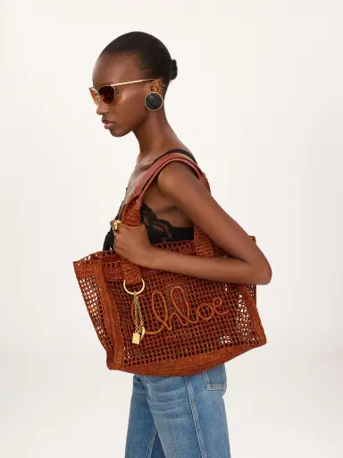 Chloé Summer Banana east-west tote bag in raffia | Thumbnail 2 Chloé Summer Banana east-west tote bag in raffia | Thumbnail 2