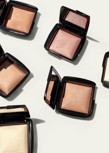 Hourglass Cosmetics Ambient Lighting Powder | Thumbnail 3 Hourglass Cosmetics Ambient Lighting Powder | Thumbnail 3